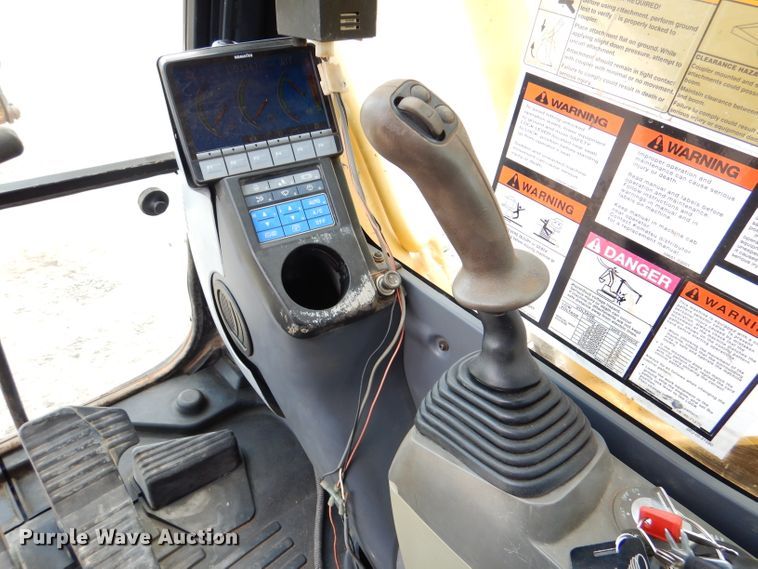 image for item DL8983 2007 Komatsu PC200LC-8  excavator