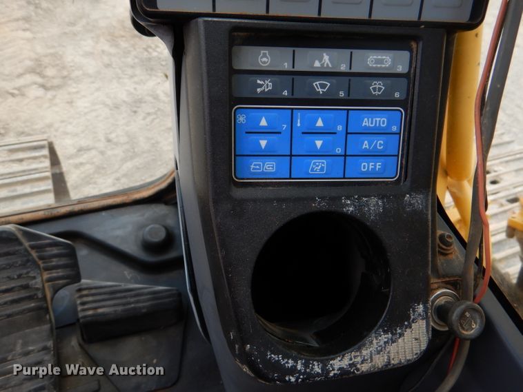 image for item DL8983 2007 Komatsu PC200LC-8  excavator