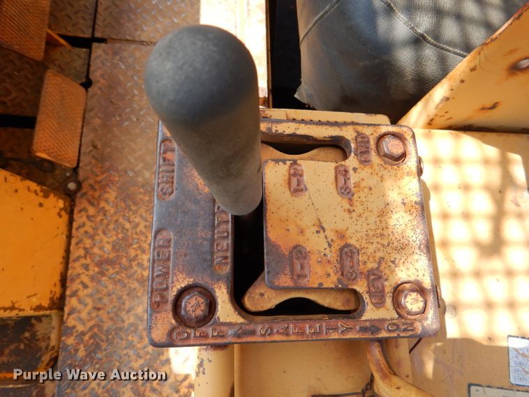 image for item DM0022 Dresser 175C  track loader