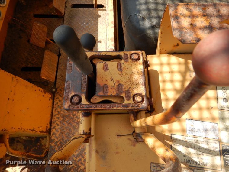 image for item DM0022 Dresser 175C  track loader