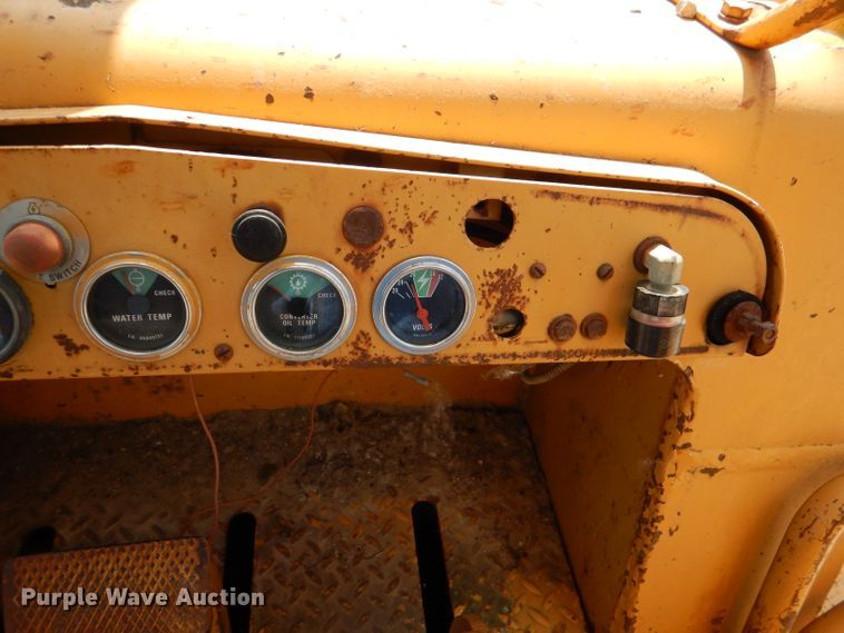 image for item DM0022 Dresser 175C  track loader