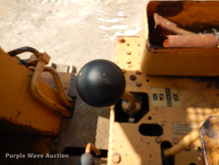 image for item DM0022 Dresser 175C  track loader