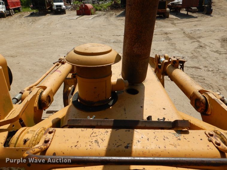 image for item DM0022 Dresser 175C  track loader