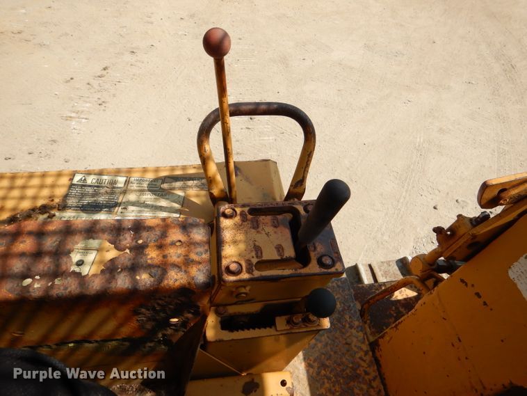 image for item DM0022 Dresser 175C  track loader