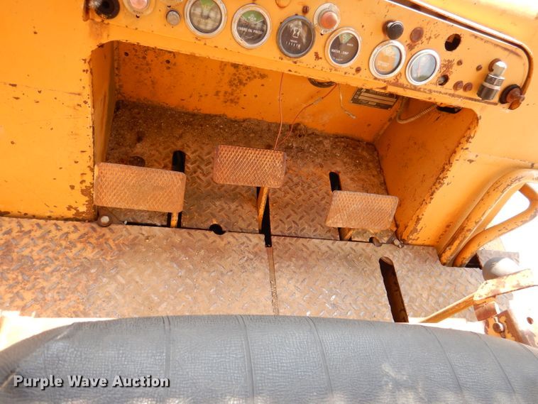 image for item DM0022 Dresser 175C  track loader