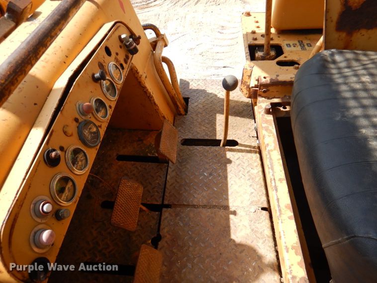 image for item DM0022 Dresser 175C  track loader