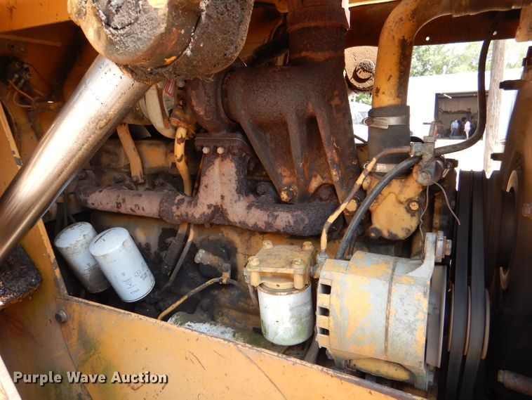 image for item DM0022 Dresser 175C  track loader