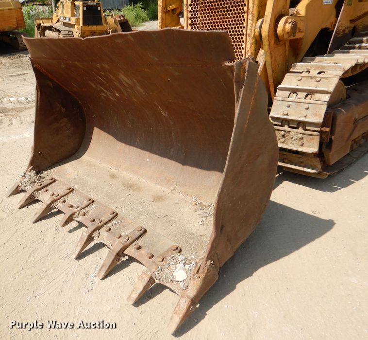 image for item DM0022 Dresser 175C  track loader