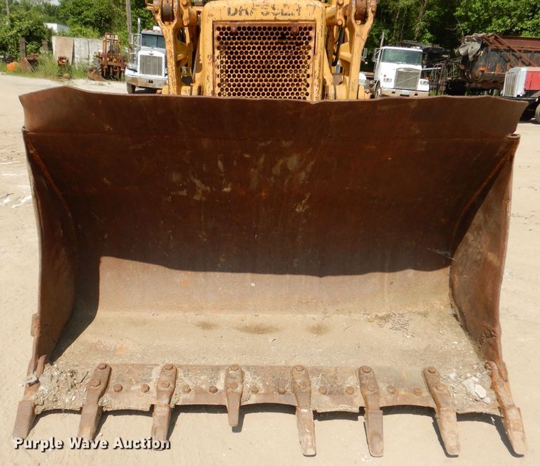 image for item DM0022 Dresser 175C  track loader