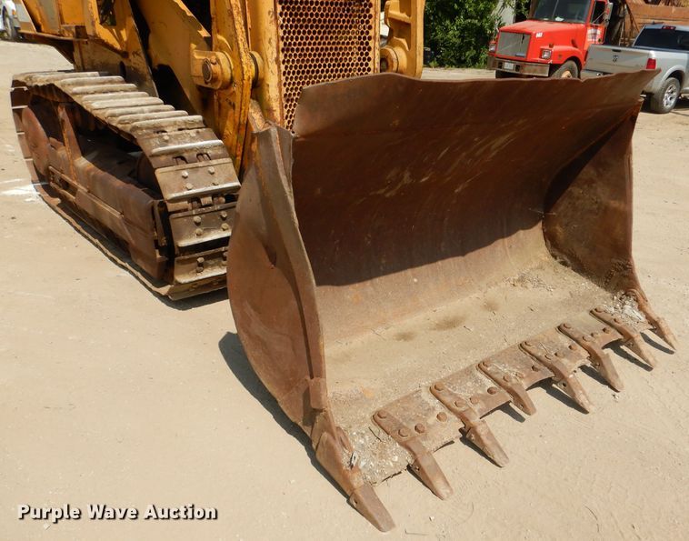 image for item DM0022 Dresser 175C  track loader