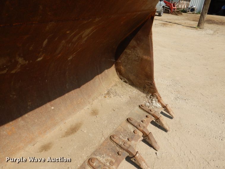 image for item DM0022 Dresser 175C  track loader