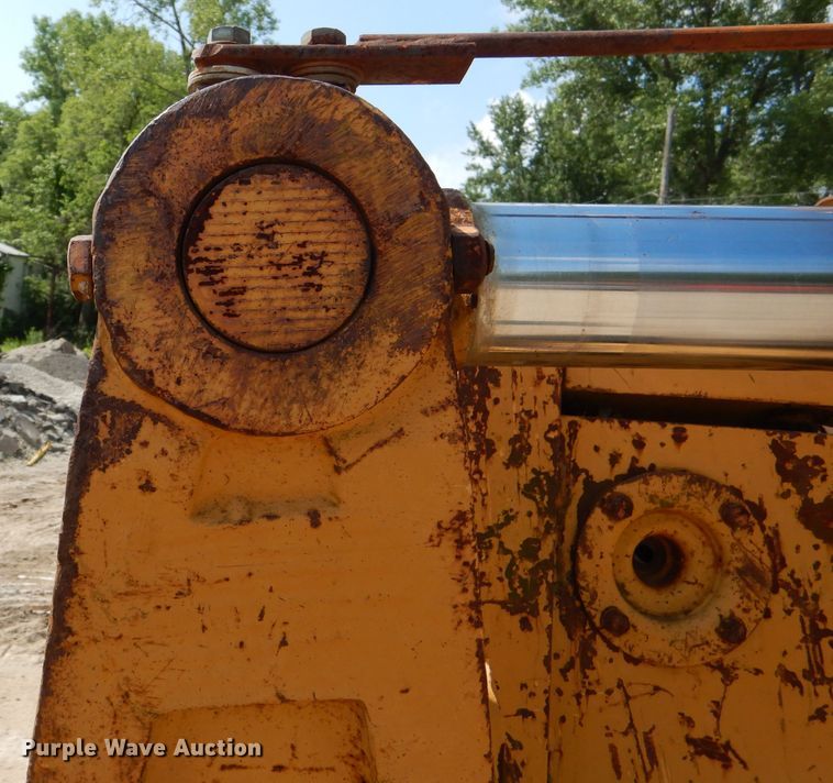 image for item DM0022 Dresser 175C  track loader