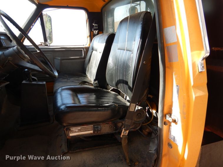 image for item DM0024 1998 Ford F800  dump truck