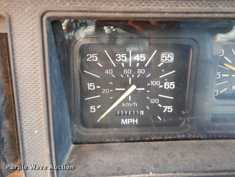 image for item DM0024 1998 Ford F800  dump truck