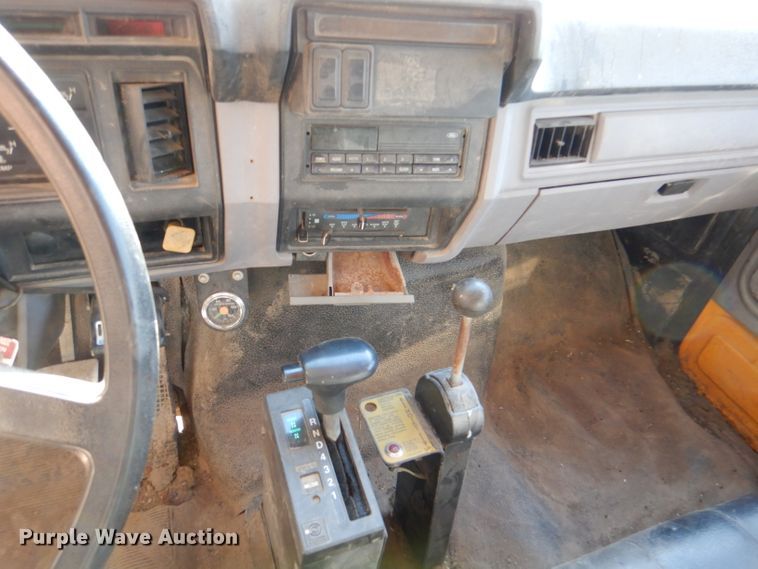 image for item DM0024 1998 Ford F800  dump truck