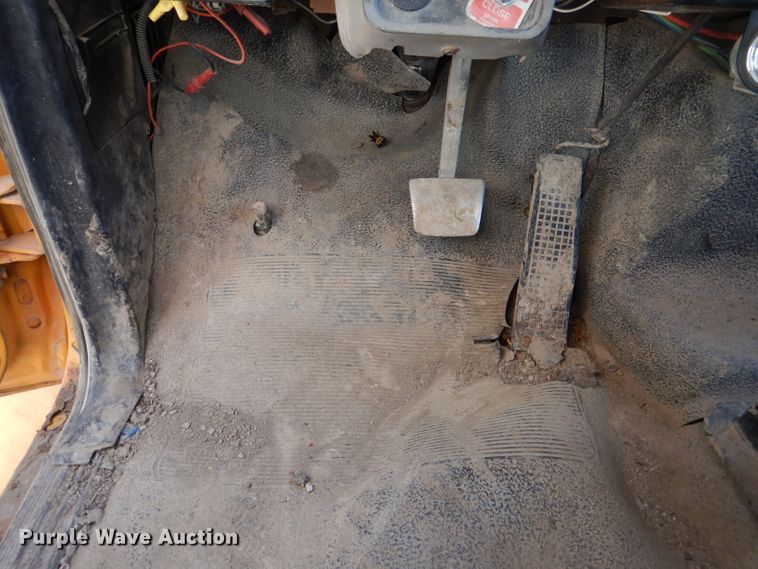 image for item DM0024 1998 Ford F800  dump truck