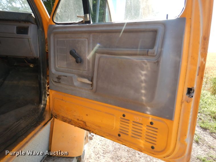 image for item DM0024 1998 Ford F800  dump truck