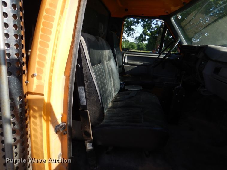 image for item DM0024 1998 Ford F800  dump truck