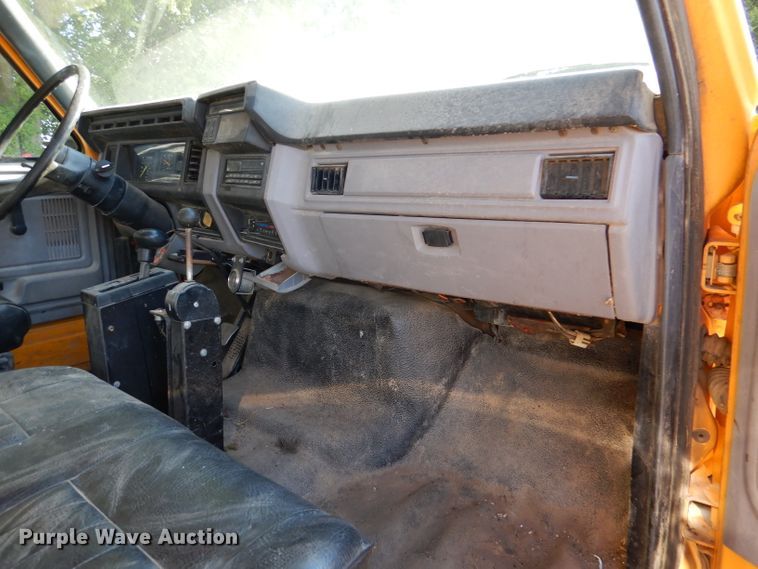 image for item DM0024 1998 Ford F800  dump truck