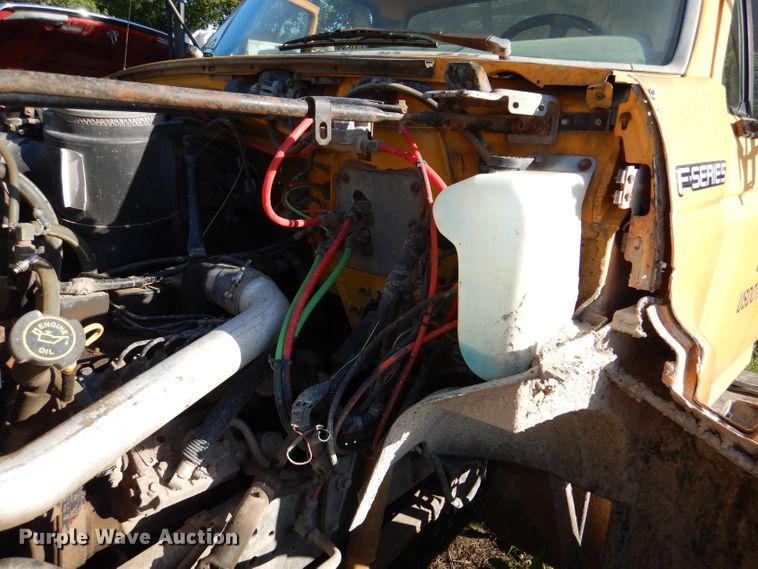 image for item DM0024 1998 Ford F800  dump truck