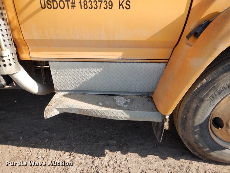 image for item DM0024 1998 Ford F800  dump truck