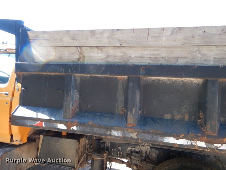 image for item DM0024 1998 Ford F800  dump truck