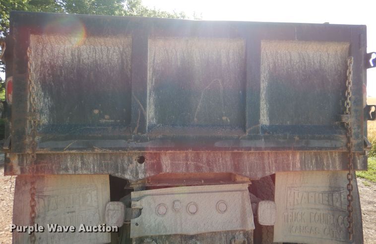 image for item DM0024 1998 Ford F800  dump truck