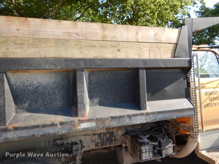 image for item DM0024 1998 Ford F800  dump truck