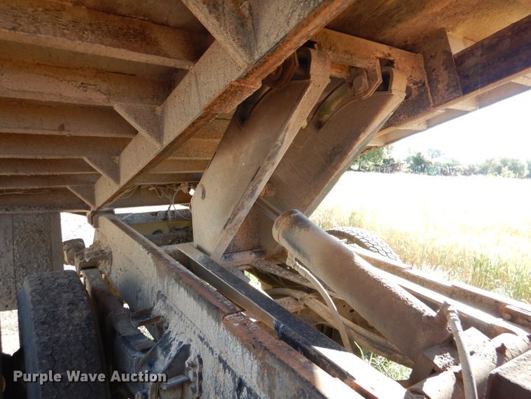 image for item DM0024 1998 Ford F800  dump truck