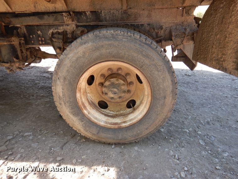image for item DM0024 1998 Ford F800  dump truck