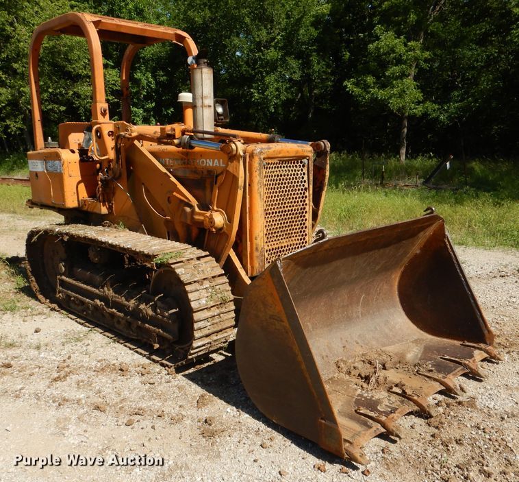 image for item DM0025 1985 International 100E  track loader