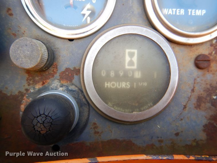 image for item DM0025 1985 International 100E  track loader