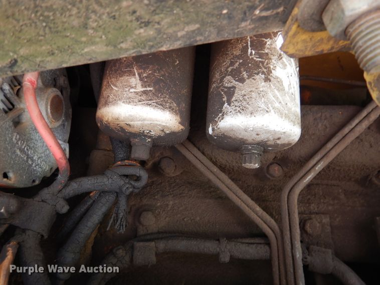 image for item DM0025 1985 International 100E  track loader