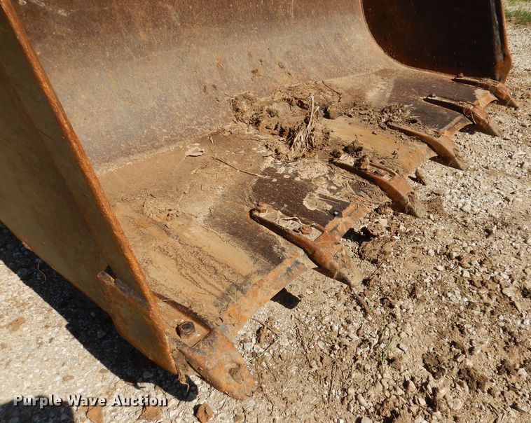 image for item DM0025 1985 International 100E  track loader