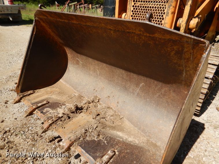 image for item DM0025 1985 International 100E  track loader