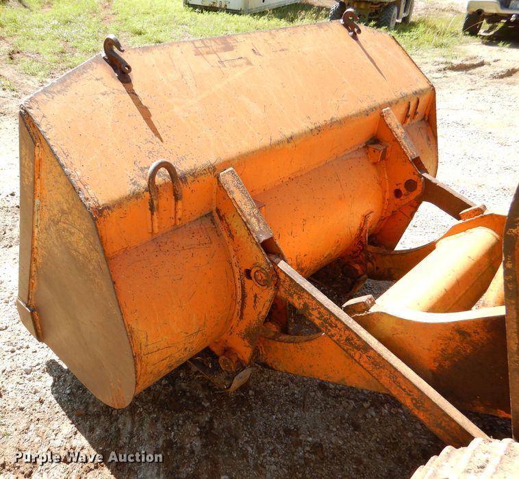 image for item DM0025 1985 International 100E  track loader