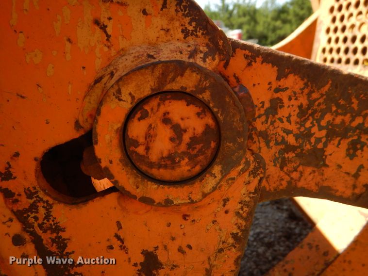 image for item DM0025 1985 International 100E  track loader