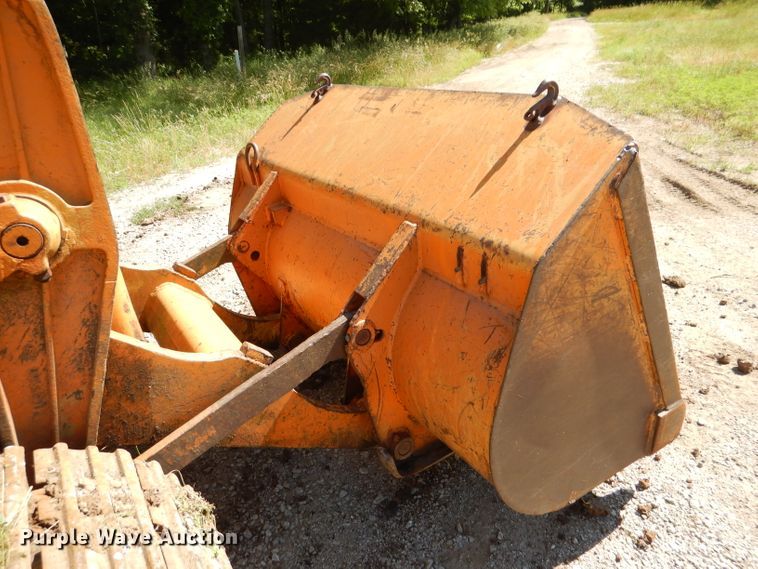 image for item DM0025 1985 International 100E  track loader