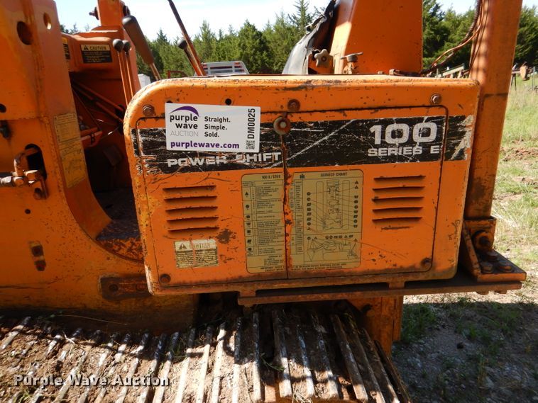 image for item DM0025 1985 International 100E  track loader
