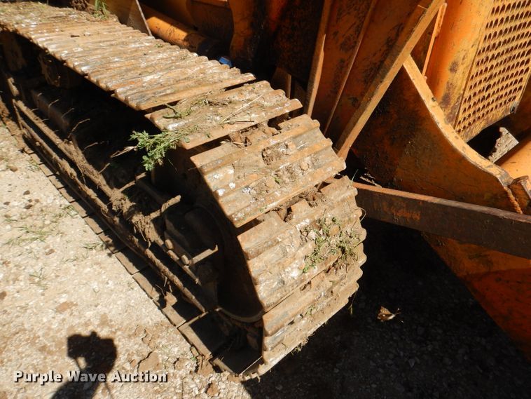 image for item DM0025 1985 International 100E  track loader