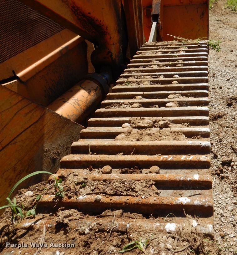 image for item DM0025 1985 International 100E  track loader