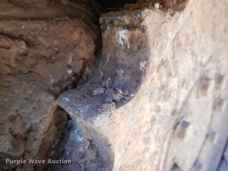 image for item DM0025 1985 International 100E  track loader