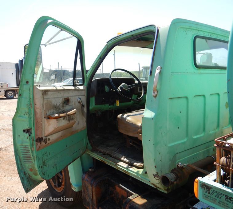 image for item DM0028 1986 Chevrolet C70  tank truck