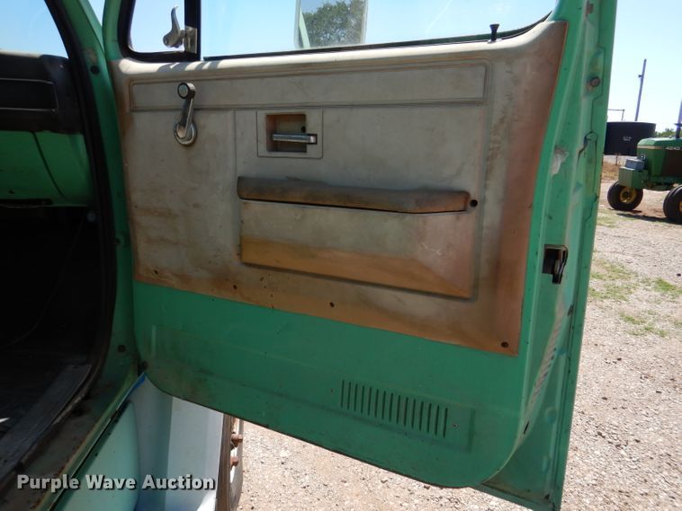 image for item DM0028 1986 Chevrolet C70  tank truck