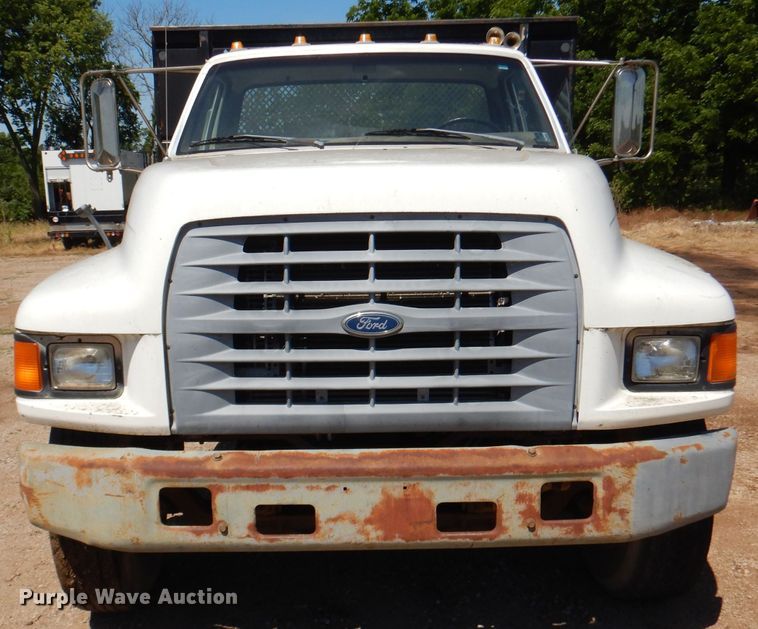image for item DM0029 1998 Ford F800  flatbed truck