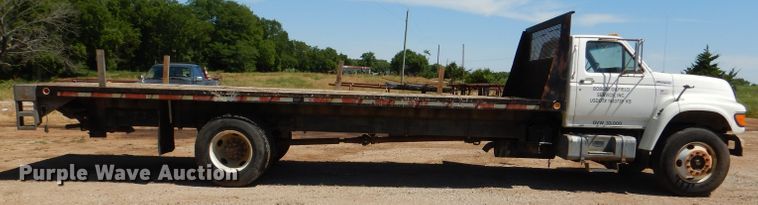 image for item DM0029 1998 Ford F800  flatbed truck