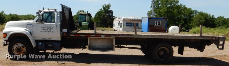 image for item DM0029 1998 Ford F800  flatbed truck