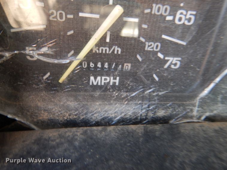 image for item DM0029 1998 Ford F800  flatbed truck