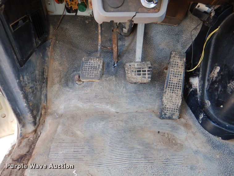 image for item DM0029 1998 Ford F800  flatbed truck