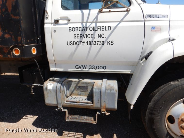 image for item DM0029 1998 Ford F800  flatbed truck